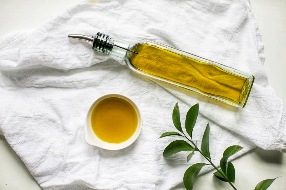 Buy Wholesale Iranian Olive Oil in Canada; 2025 Guide to Sourcing, Wholesale Prices & Importing Premium EVOO into Canada